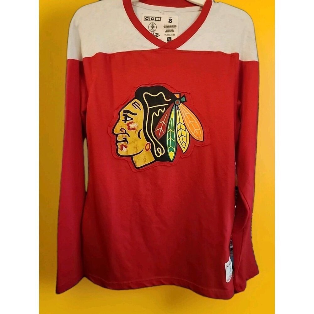 Chicago Blackhawks Red NHL‎ CCM Long Sleeve Shirt Men's Small Nice Vintage Cr50